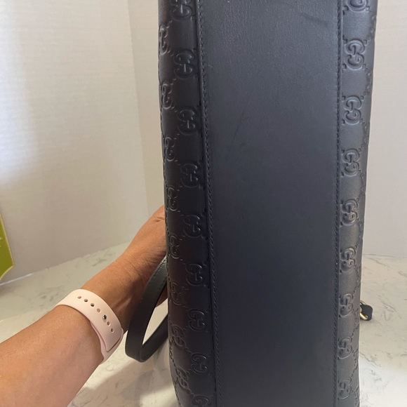 Authentic Gucci Tote - Picture 2 of 9